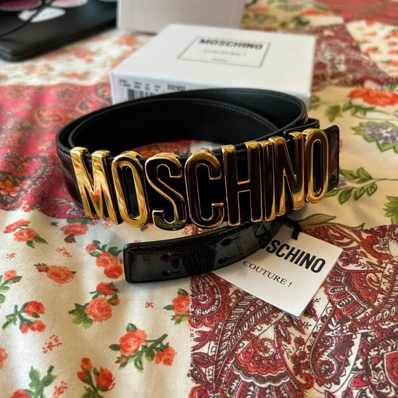 Black patent leather Moschino belt - Picture 6 of 7